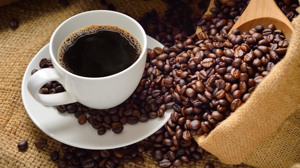 kávé szívritmuszavar magas vérnyomás és kézzsibbadás