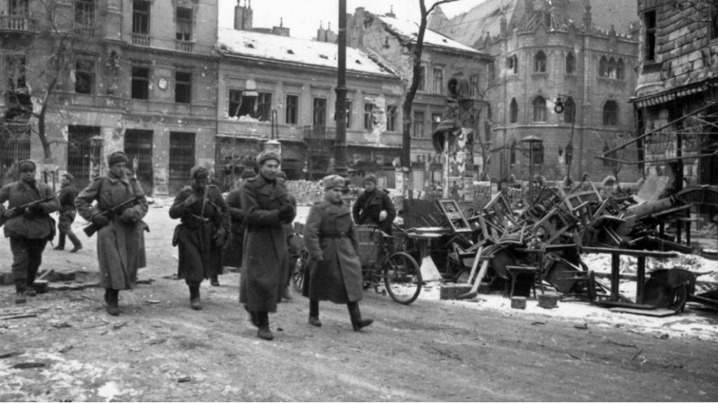El asedio a Budapest ( 1944-1945 )