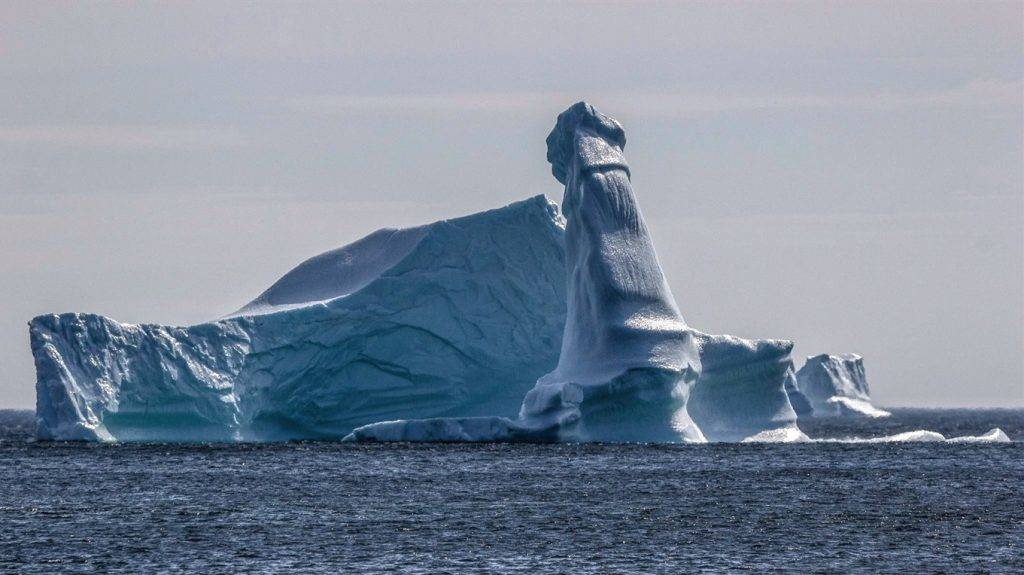 Pénisz alakú jéghegy az internet kedvenc látványossága | hu