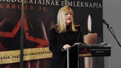 Budapest, 2018. február 25.Schmidt Mária, a Terror Háza Múzeum fõigazgatója beszédet mond a kommunizmus áldozatainak emléknapján a múzeumban rendezett megemlékezésen 2018. február 25-én.MTI Fotó: Bruzák Noémi
