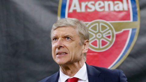 Milánó, 2018. április 20.
2018. március 8-án a milánói San Siro Stadionban készített kép Arsene Wengerrõl, az Arsenal angol labdarúgócsapat francia vezetõedzõjérõl a labdarúgó Európa Liga selejtezõjében az AC Milan elleni mérkõzés elõtt. Wenger 2018. április 20-án bejelentette, hogy az idény végén, több mint 21 év után távozik az Arsenal labdarúgócsapatától. (MTI/AP/Antonio Calanni)