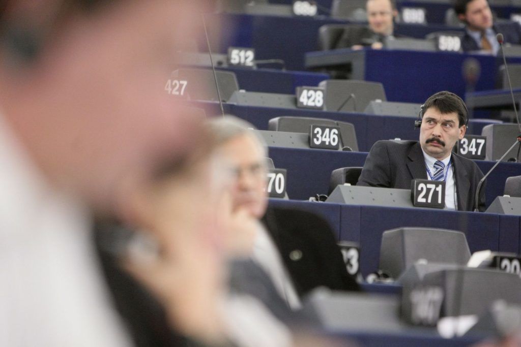 Strasbourg, 2012. január 18.
ÁDER János, a Fidesz európai parlamenti képviselõje az Európai Unió törvényhozásának plenáris ülésén vesz részt Strasbourgban. (MTI/EP/Mathieu Cugnot)