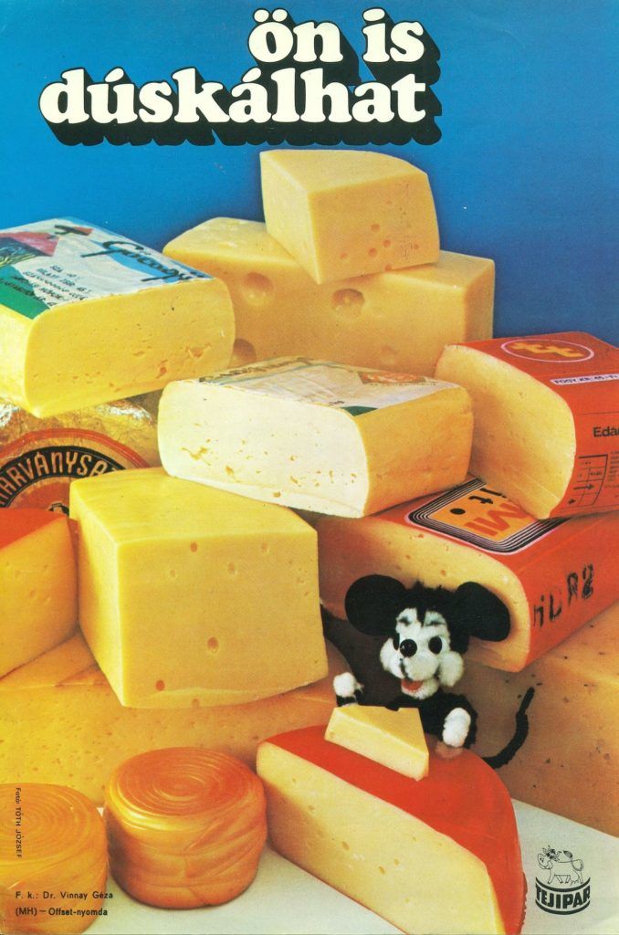 FőnÈzet - Magyar tejipar ·ltal gy·rtott sajtokat rekl·mozÛ villamosplak·t. Trappista, Ed·mi, Gauda, parenyica Ès egyÈb sajtok l·thatÛak a kÈpen.