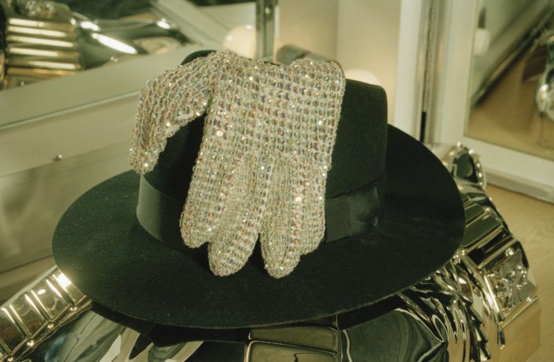 American singer Michael Jackson's fedora hat and gloves backstage in Bremen during the HIStory World Tour, 1997. (Photo by Dave Hogan/Getty Images)