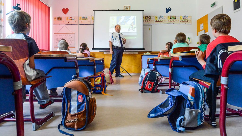 Tényleg iskolarendészet felállításáról szól a köznevelési törvénymódosítás? - tangolecke.hu