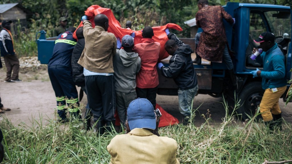 Bozótvágóval fejeztek le 13 embert Kongóban | hu