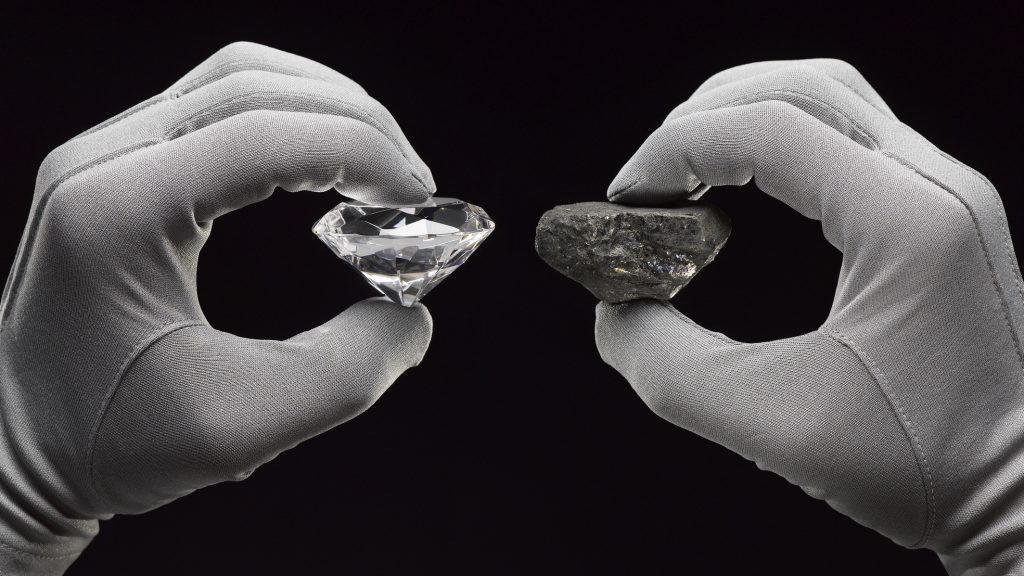 Trükkös gyémántlopás: kavicsokra cserélte a drágaköveket a bemutatóteremben
