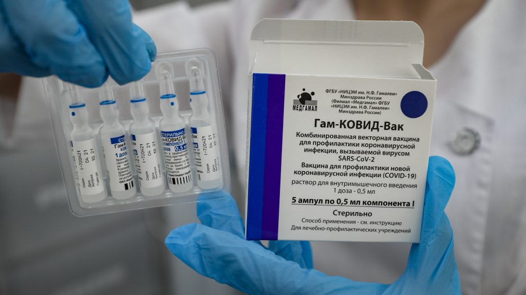 Közölték az oroszok, mennyire hatékonyak a vakcináik a delta variánssal szemben