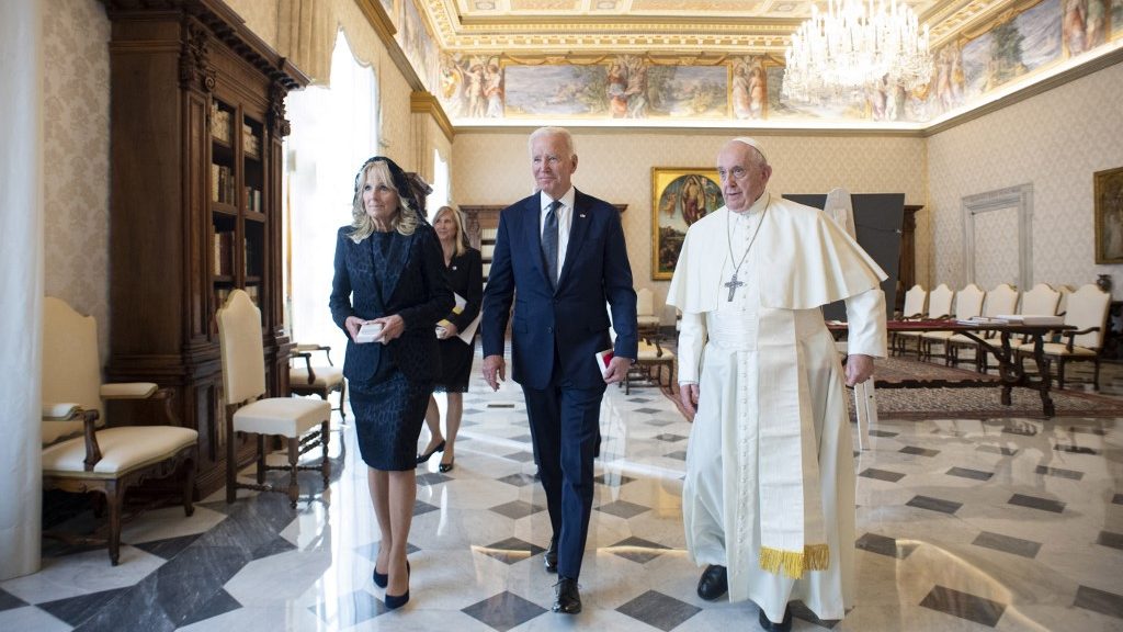 Ferenc pápa fogadta Joe Bident