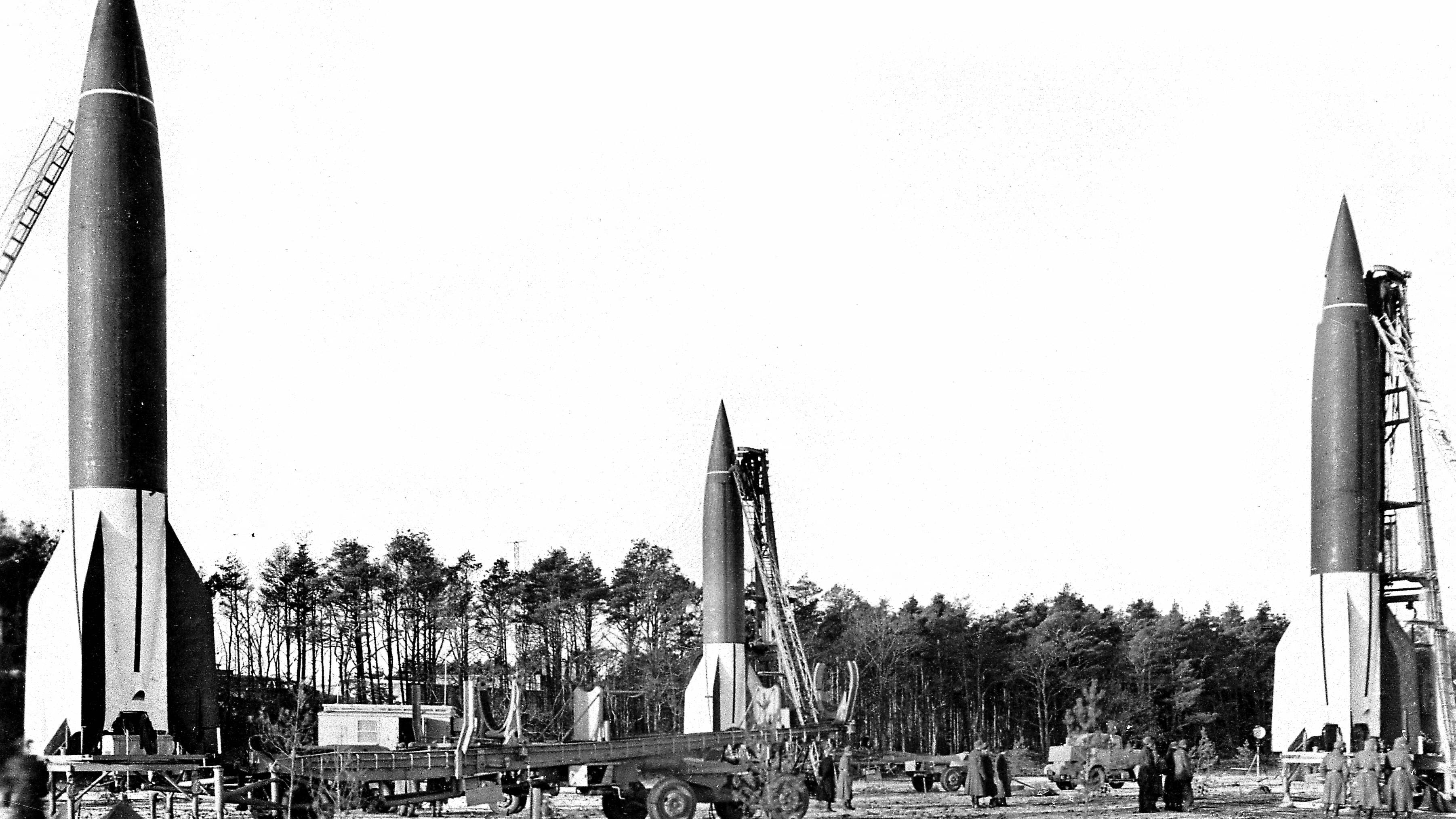 Világháborús rakétára bukkantak egy mezőn