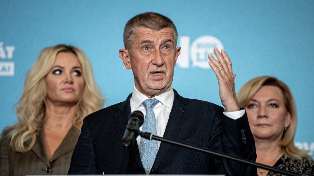 A cseh kormányfő bejelentette, hogy ellenzékbe vonul