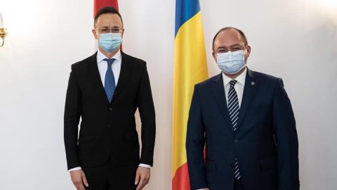 Ha nem vennénk át koronavírus-fertőzötteket Romániából, magánúton jelentkeznének be a magyar kórházakba