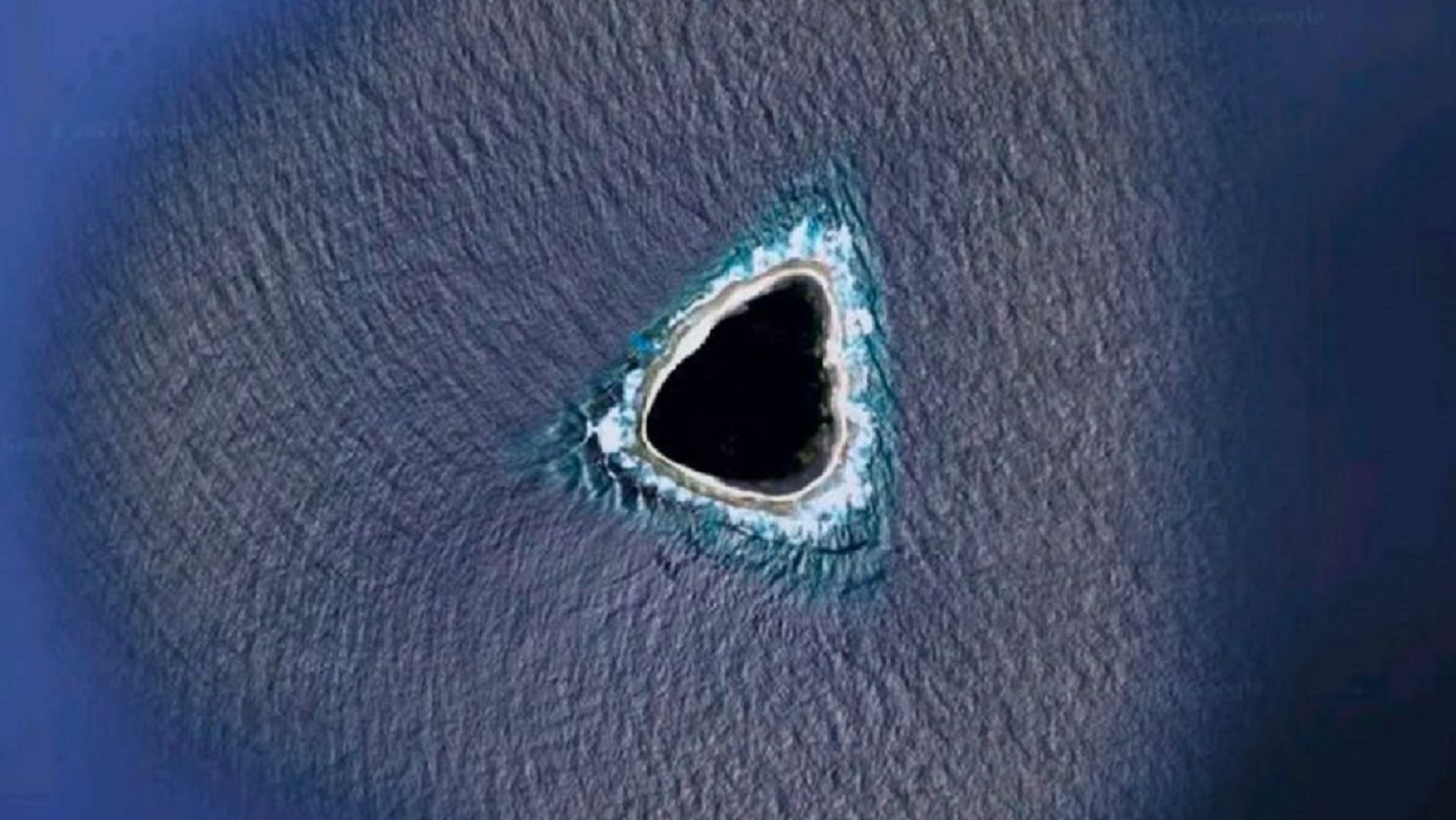 Furcsa szigetre figyeltek fel a Google Térképen