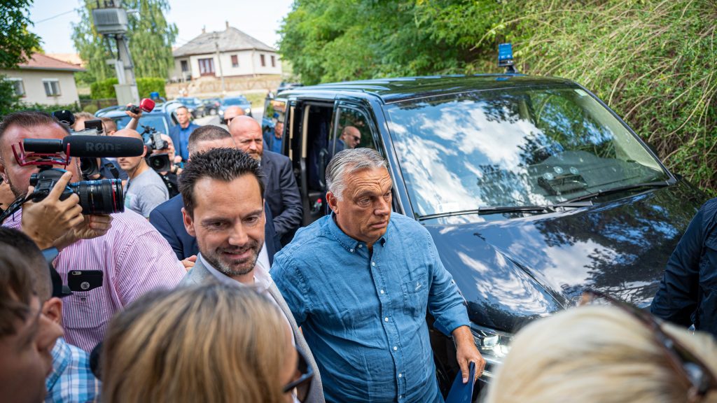 Orbán Viktor az EU-Nyugat-Balkán csúcstalálkozóra utazik