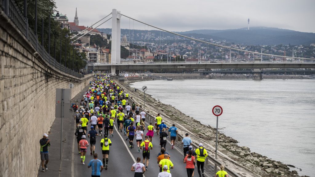 Futóverseny miatt lezárások lesznek Budapesten