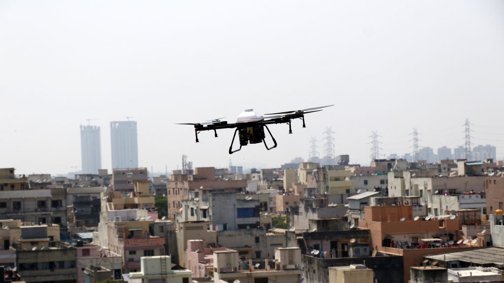 Drónok szállítják a vakcinákat Indiában a nehezen elérhető helyekre