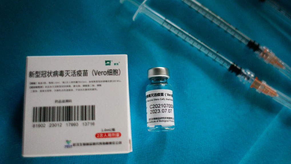 Hárommillió adag kínai vakcina porosodik a raktárakban, amiért összesen 30 milliárdot fizetett a kormány