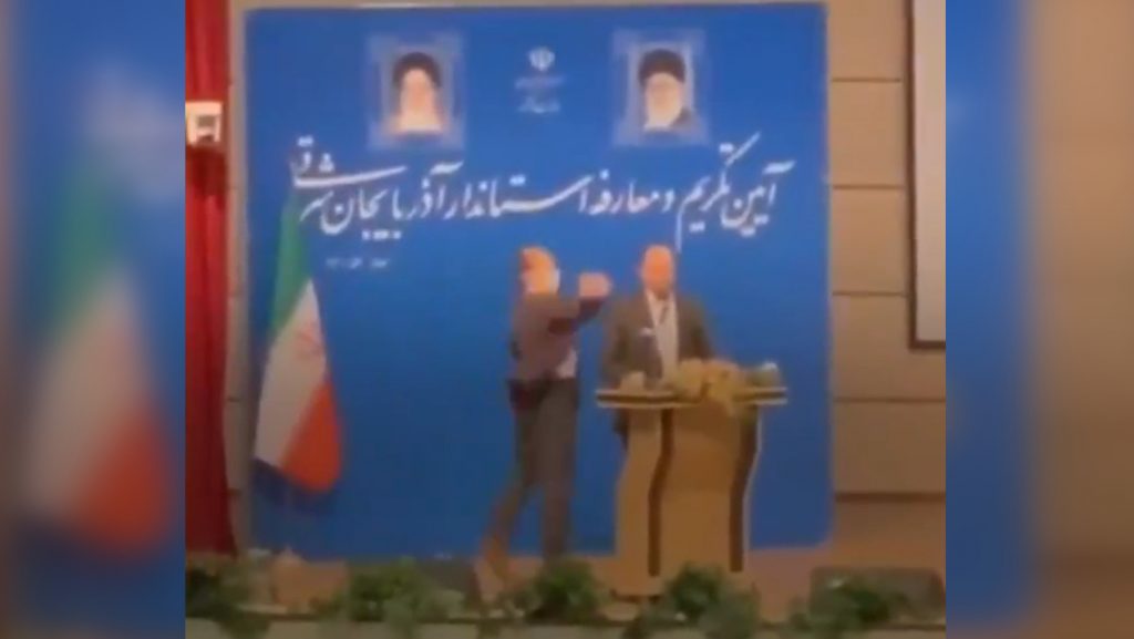 Bemutatkozó beszéde közben pofoztak fel egy iráni kormányzót ? videó