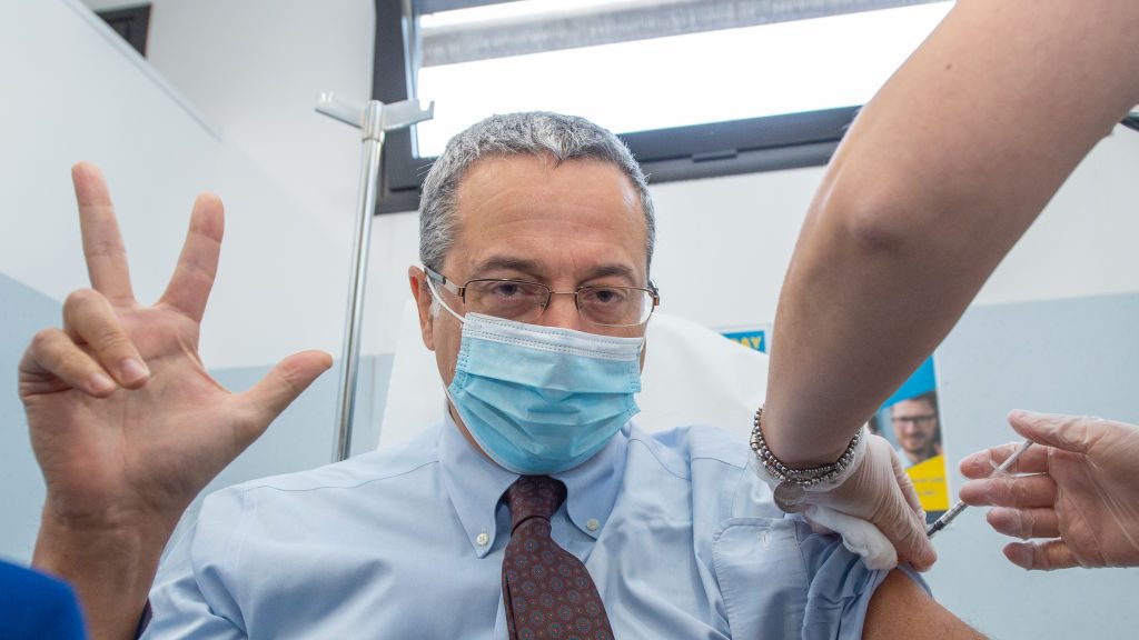 Olaszországban a lakosság 83 százalékának beadták a vakcinát, de felpörgetnék az oltási kampányt